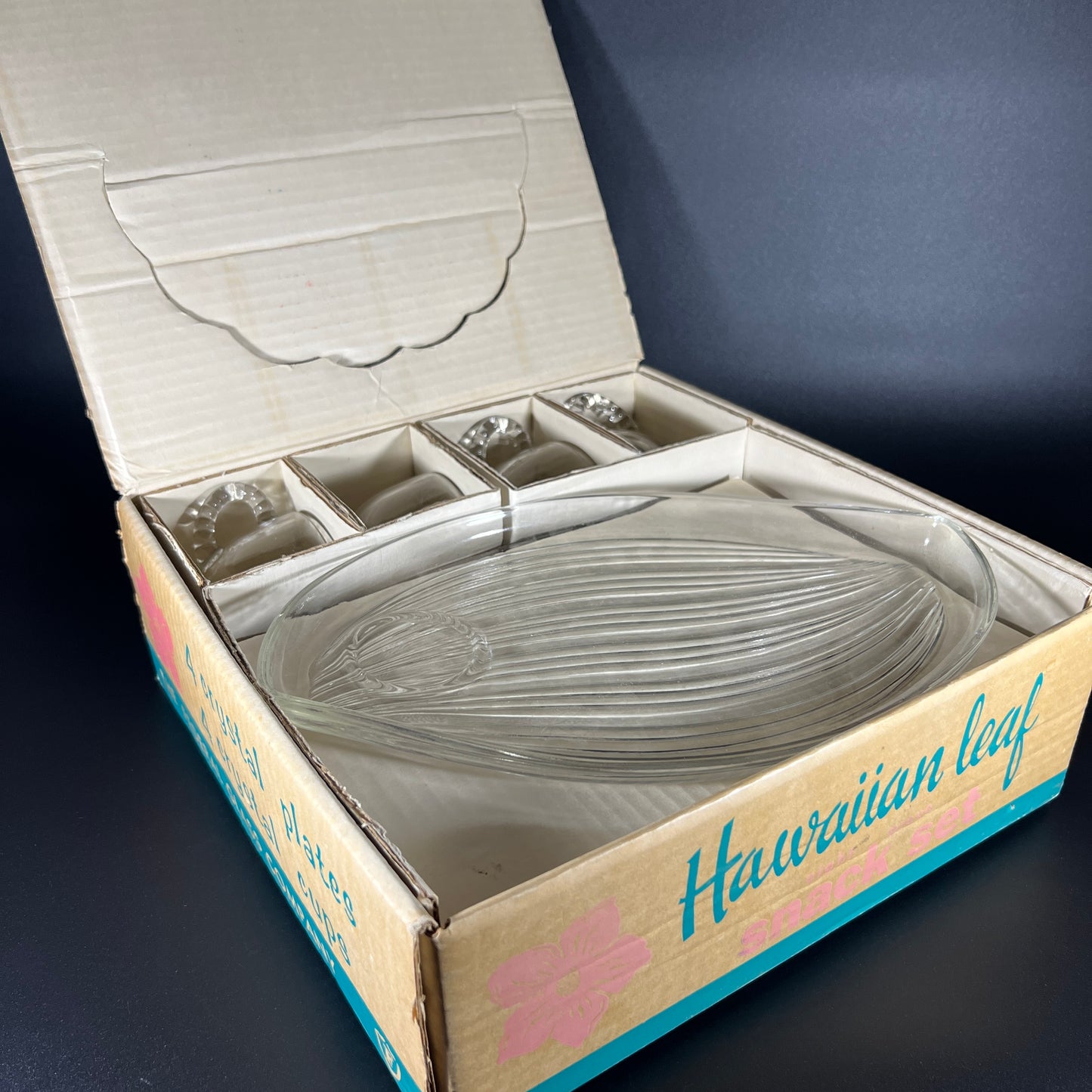 Federal Glass Hawaiian Leaf Snack Set