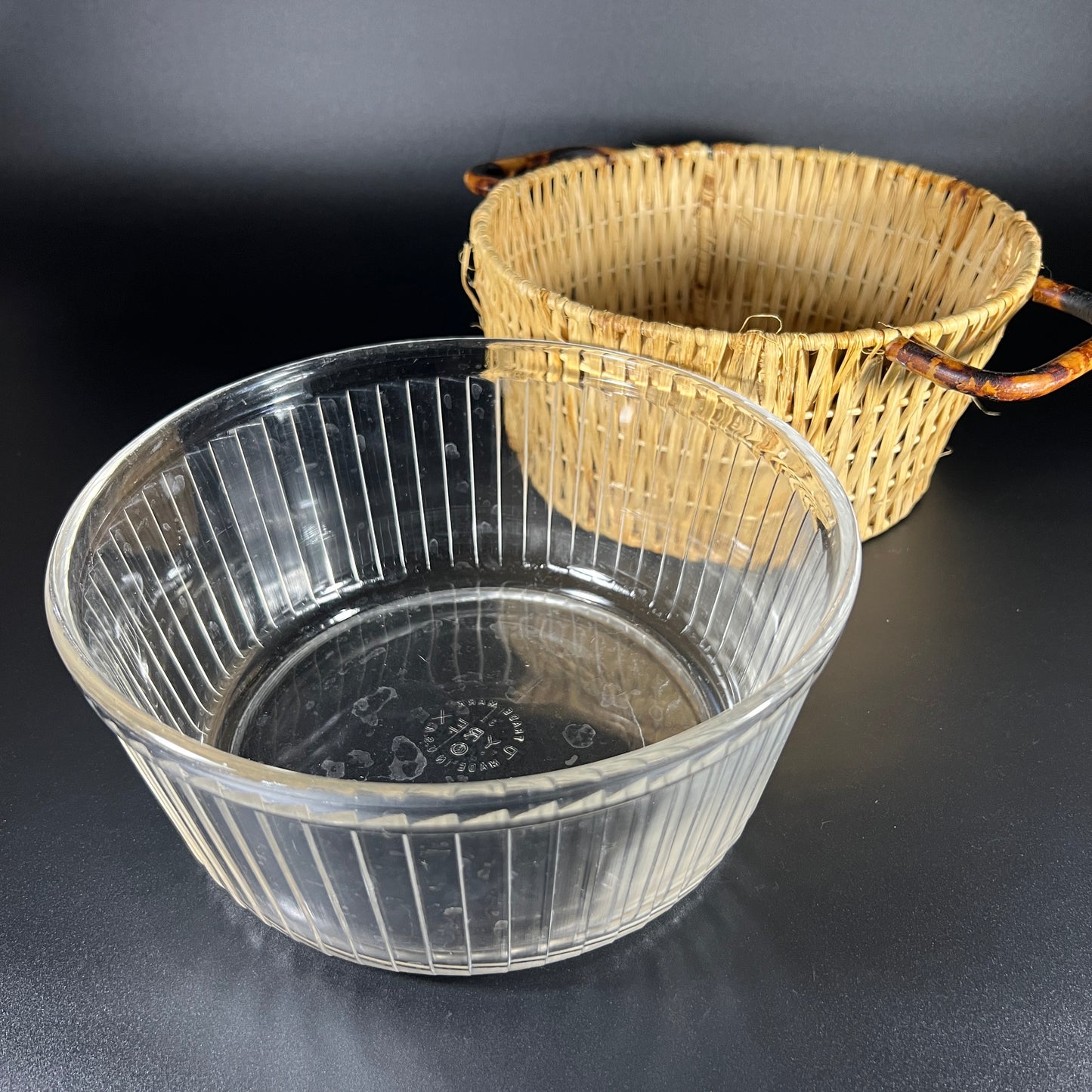 Pyrex Cassarole Bowl with Basket