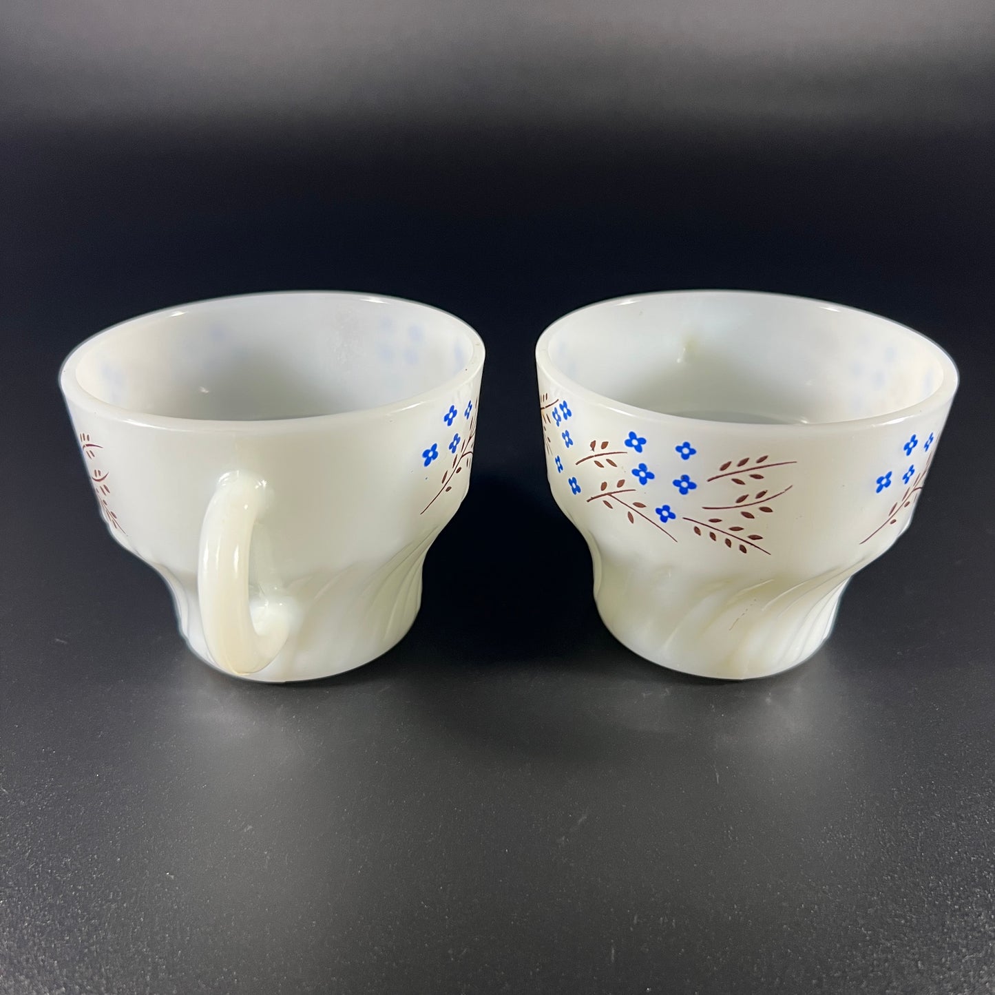 Termocrisa White Milk Glass Pair