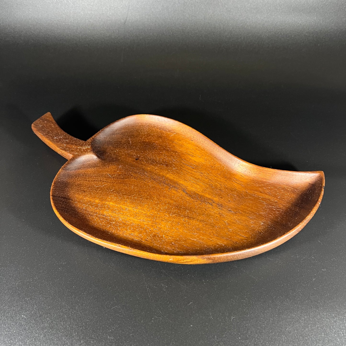 Leaf Shaped Flat Wooden Dish