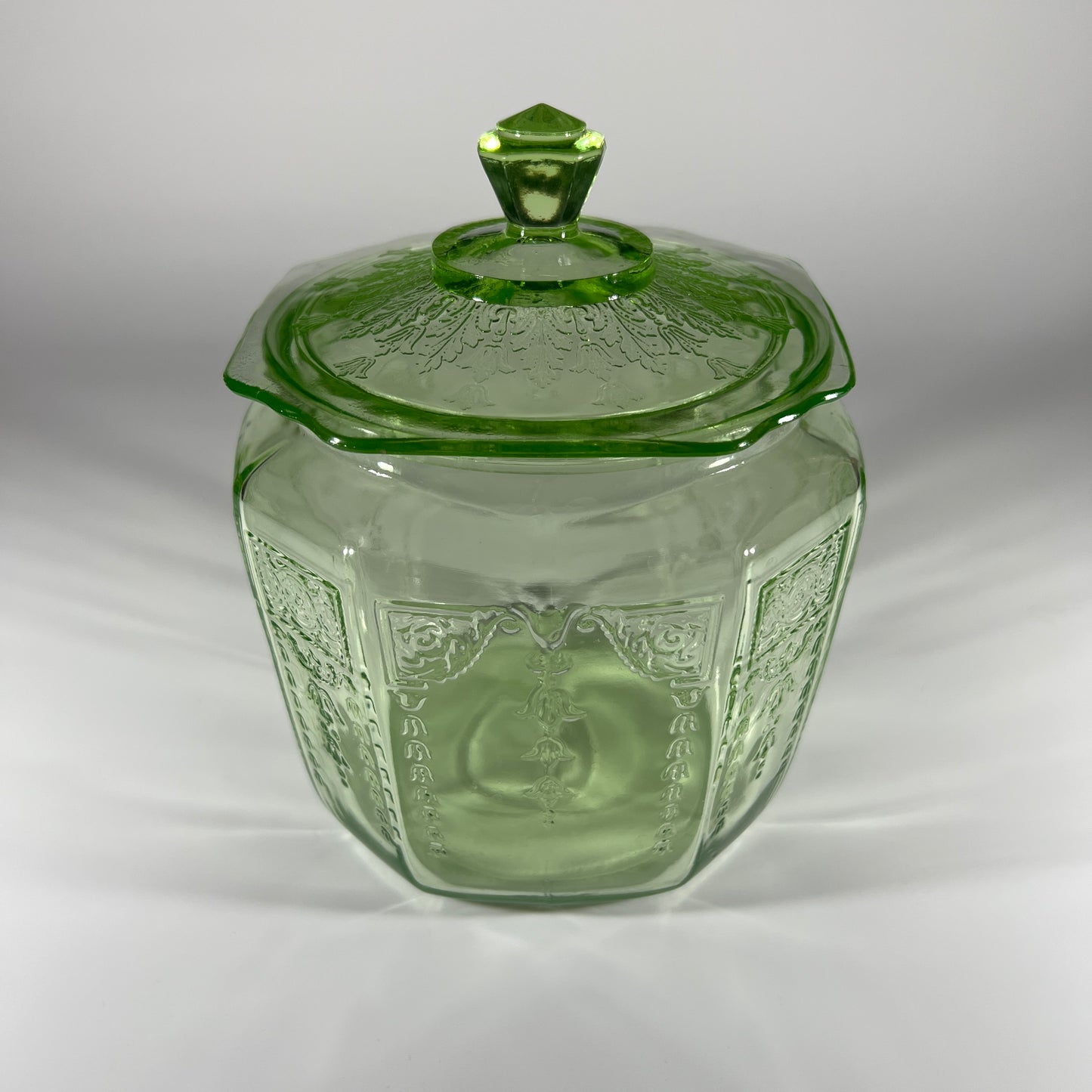 Anchor Hocking Uranium Glass Jar with Lid