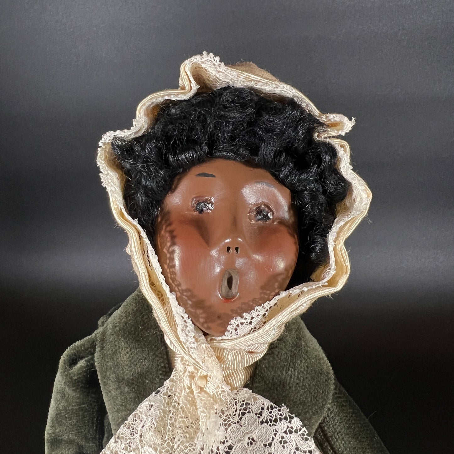 Byers Choice African American Woman with Hat box and Shopping bag