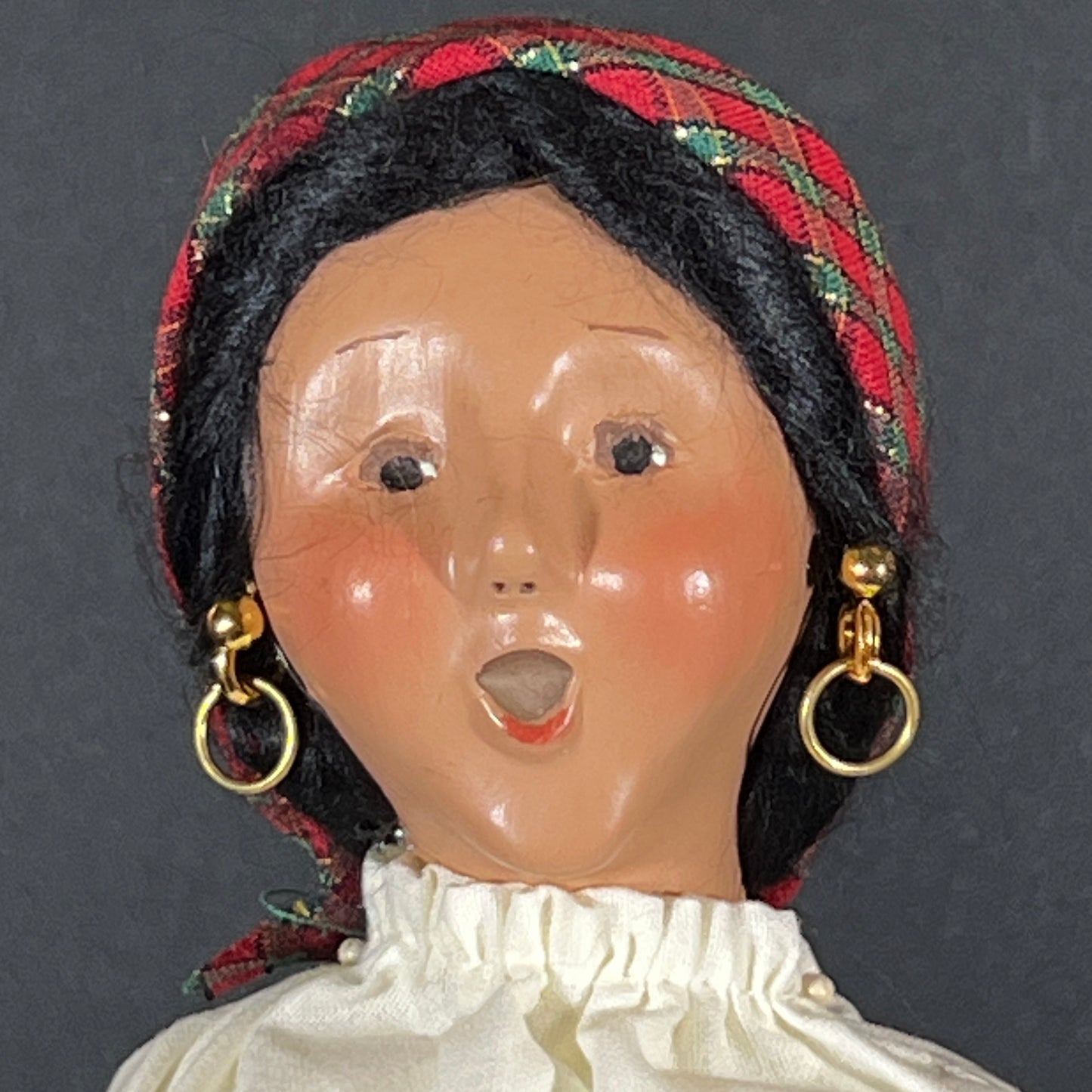 Byers Choice Doll - Gypsy Woman Caroler