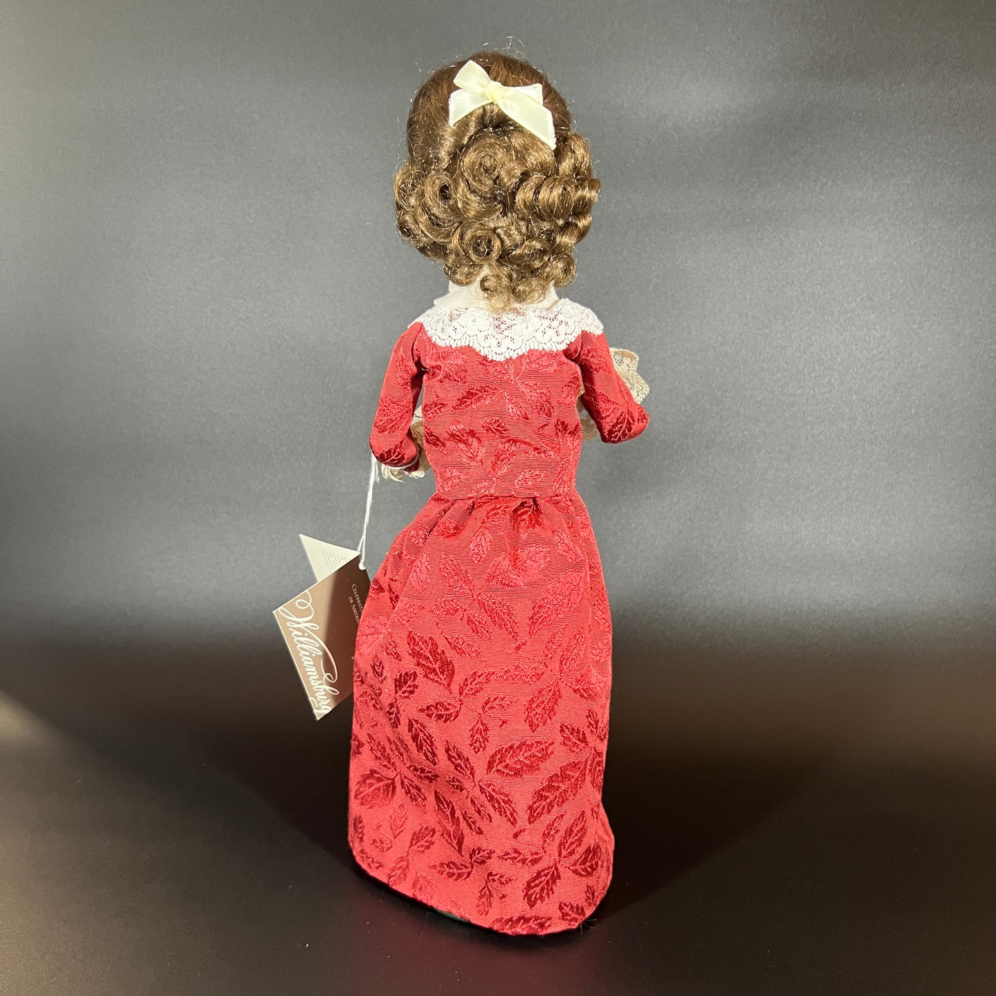 Byers Choice Doll - Williamsburg Woman Caroler
