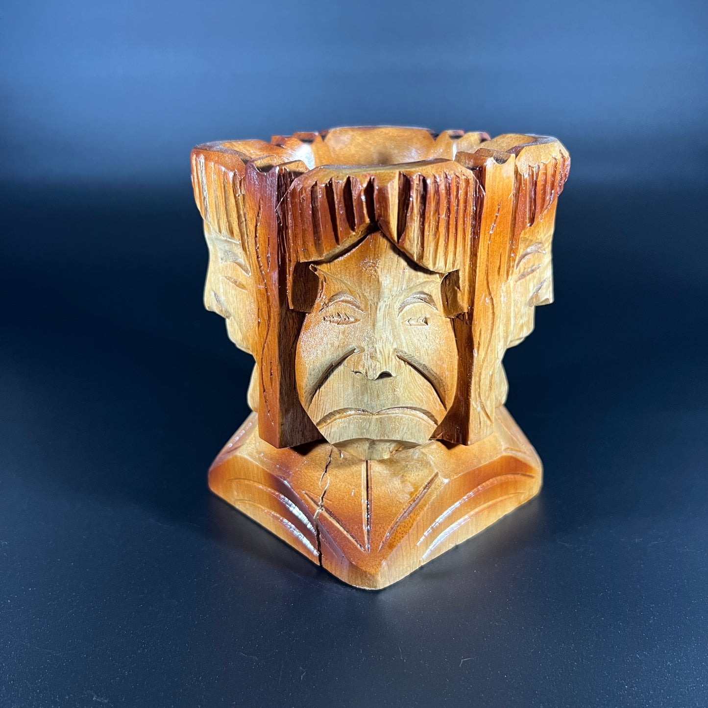 Hawaiian Multi-face Ashtray
