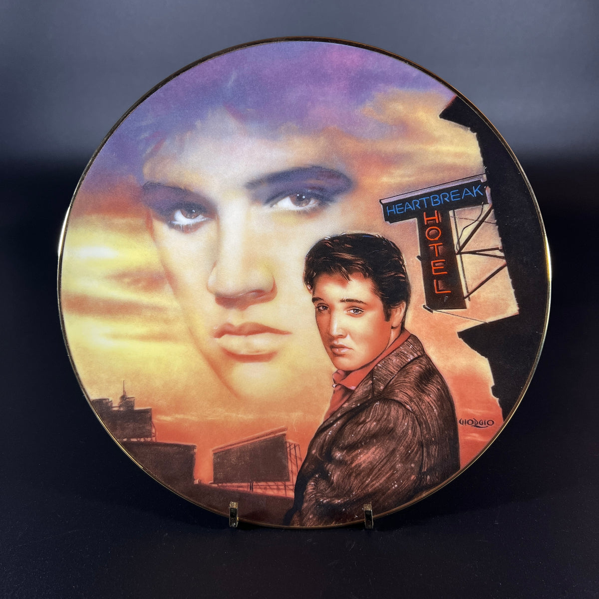 Elvis Presley “Heartbreak Hotel” 1st Issue Collector Plate