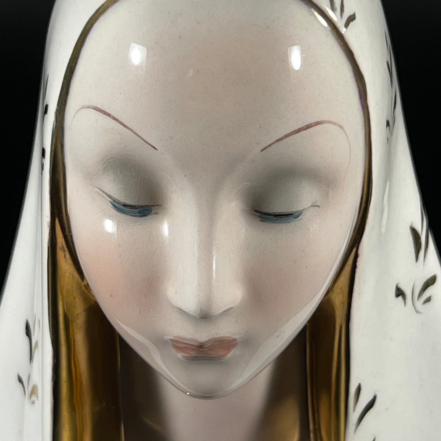 Madonna by Eugenio Pattarino