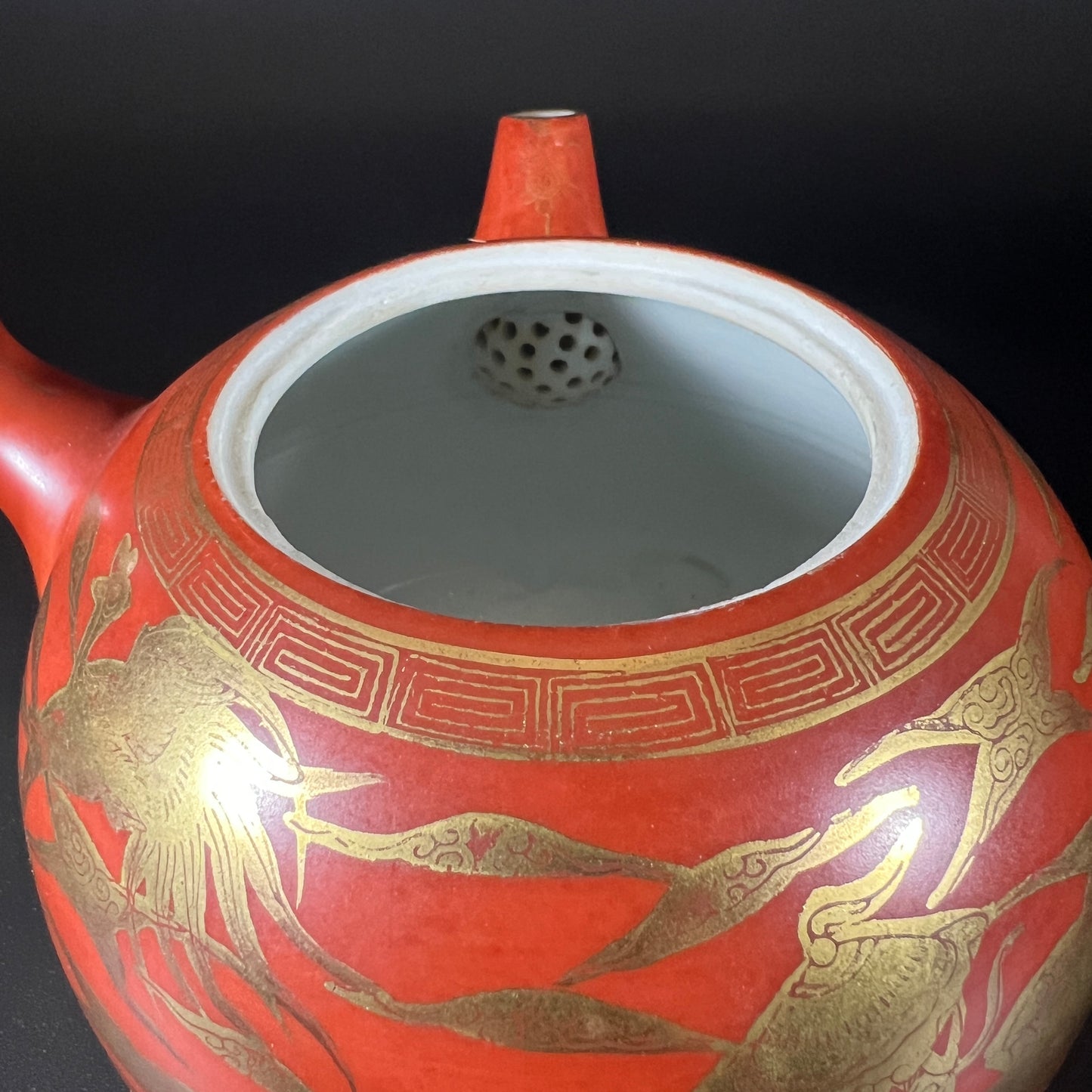Kutani Red Chinese Tea Pot with Gold Accents