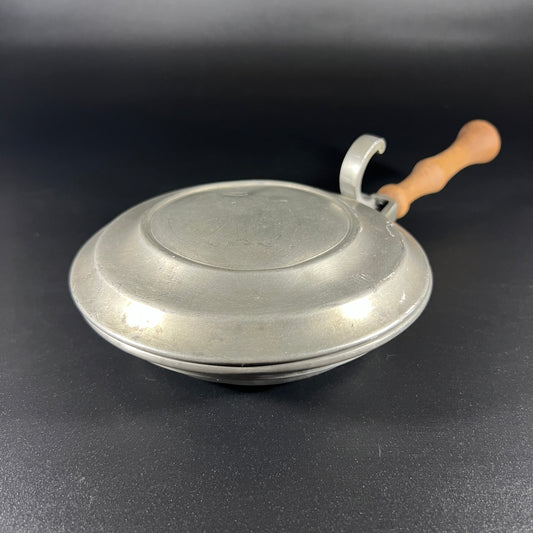 Vintage Bulter's Crumb Catcher