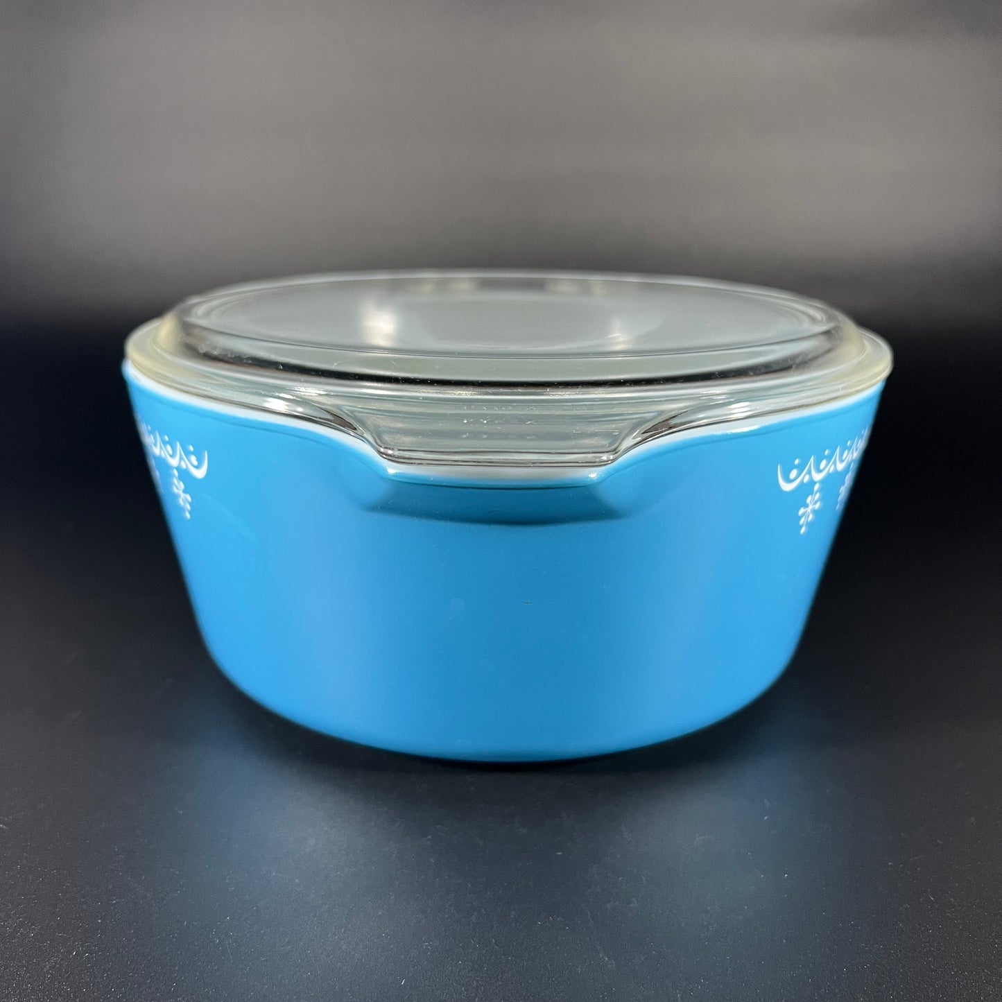 Pyrex Serving Bowl Set with lids (3 piece set)