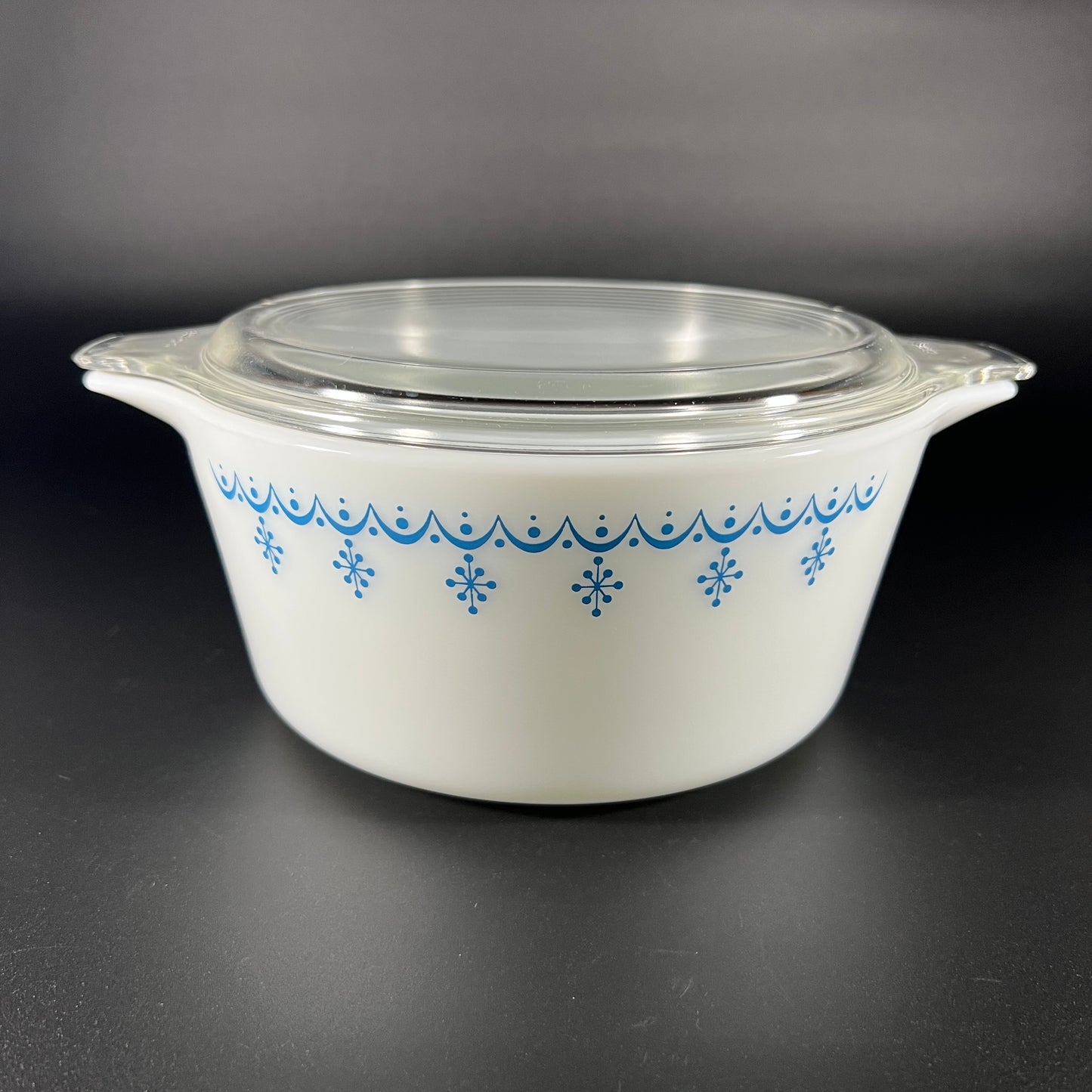 Pyrex Serving Bowl Set with lids (3 piece set)