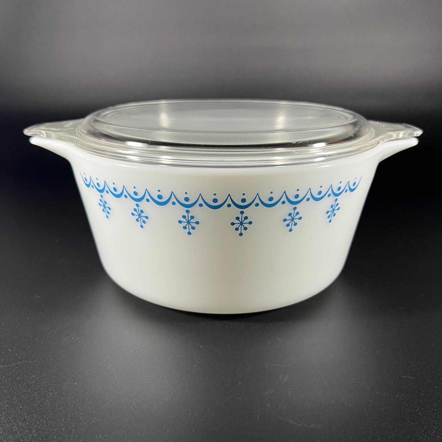 Pyrex Serving Bowl Set with lids (3 piece set)