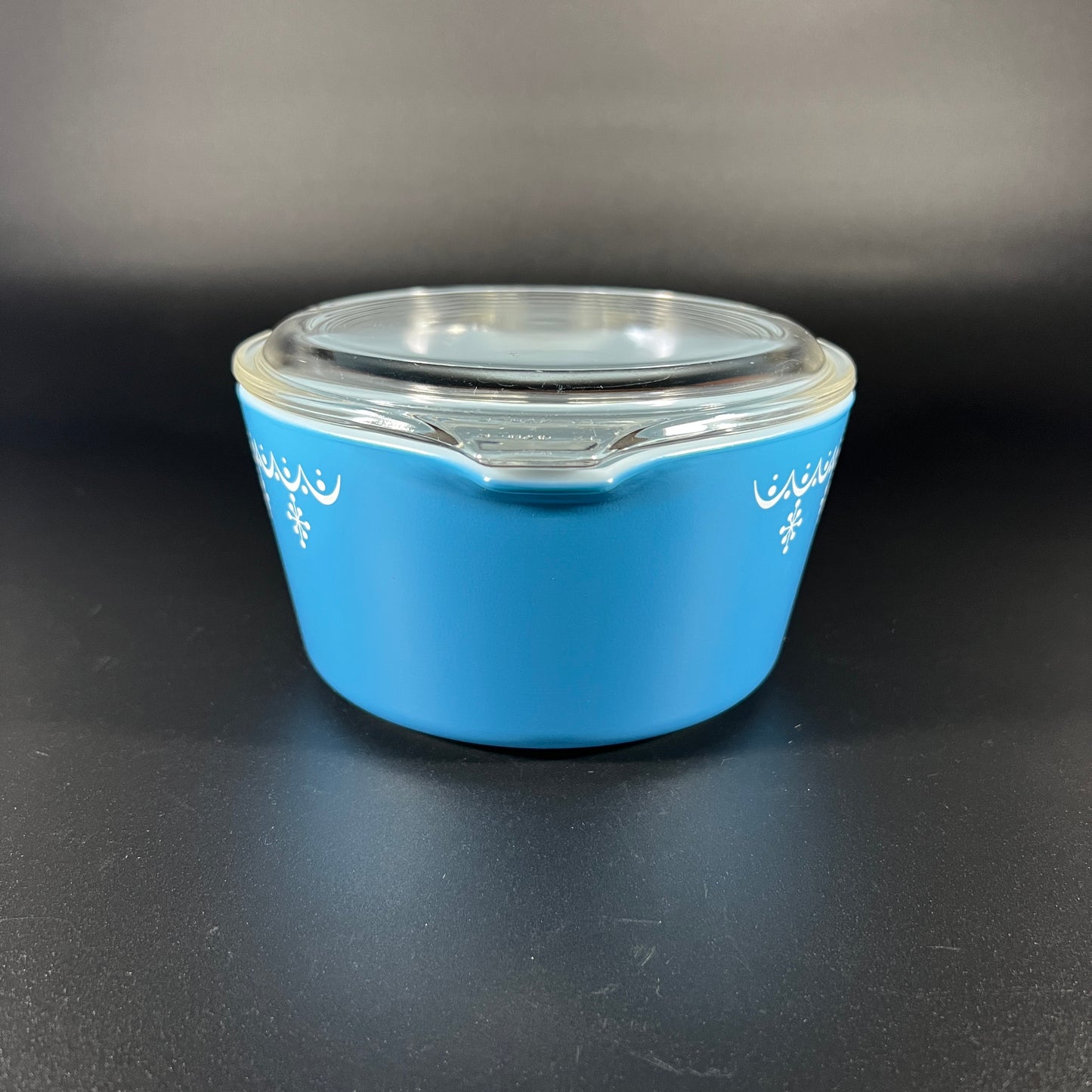 Pyrex Serving Bowl Set with lids (3 piece set)