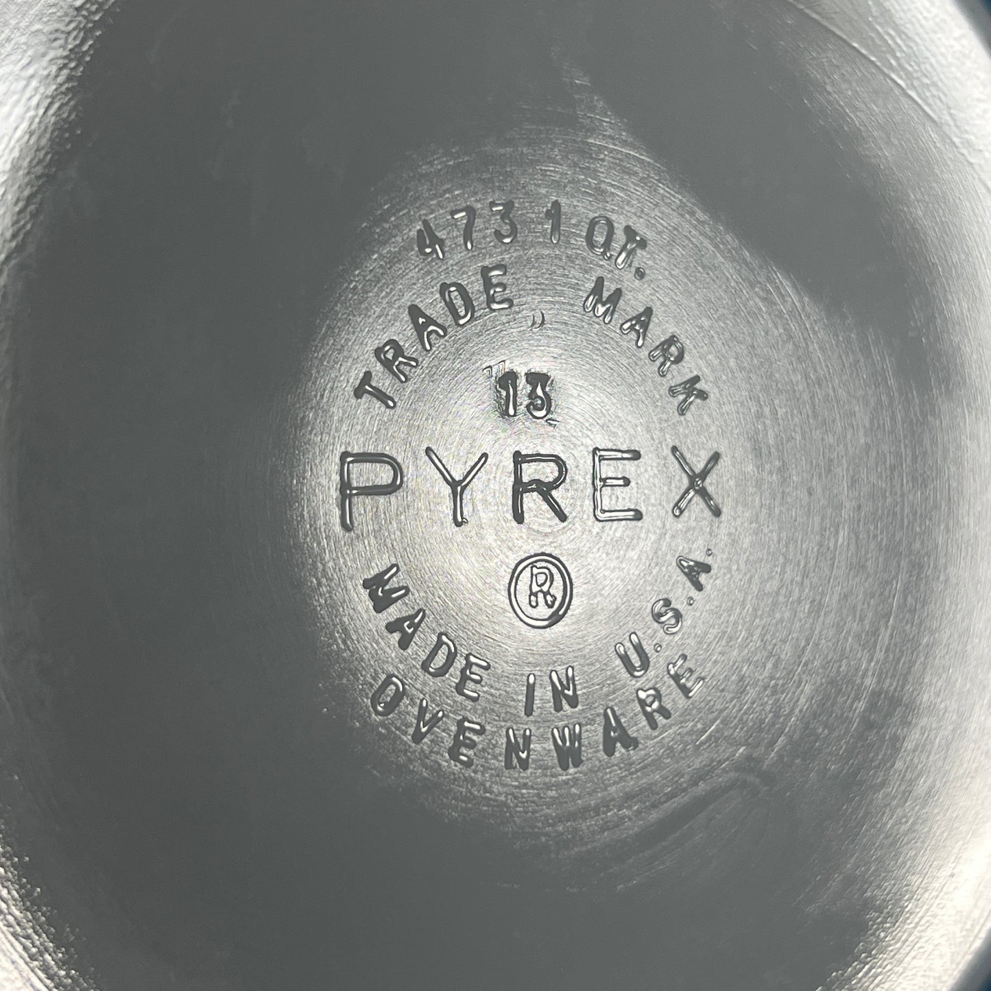 Pyrex Serving Bowl Set with lids (3 piece set)