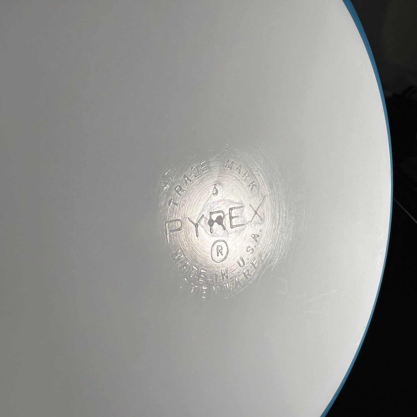 Pyrex Serving Bowl Set with lids (3 piece set)