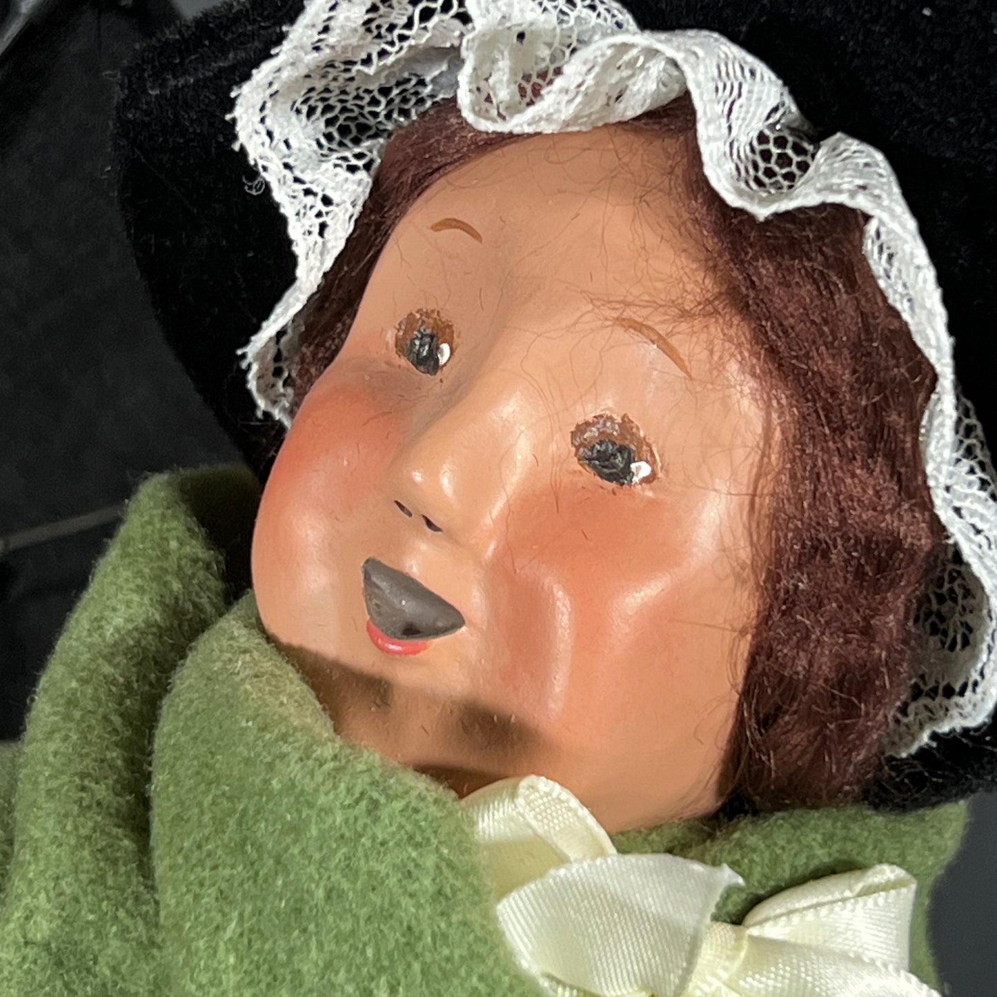 Byers Choice Doll - Woman Caroler Selling Bumpershoots or Umbrellas