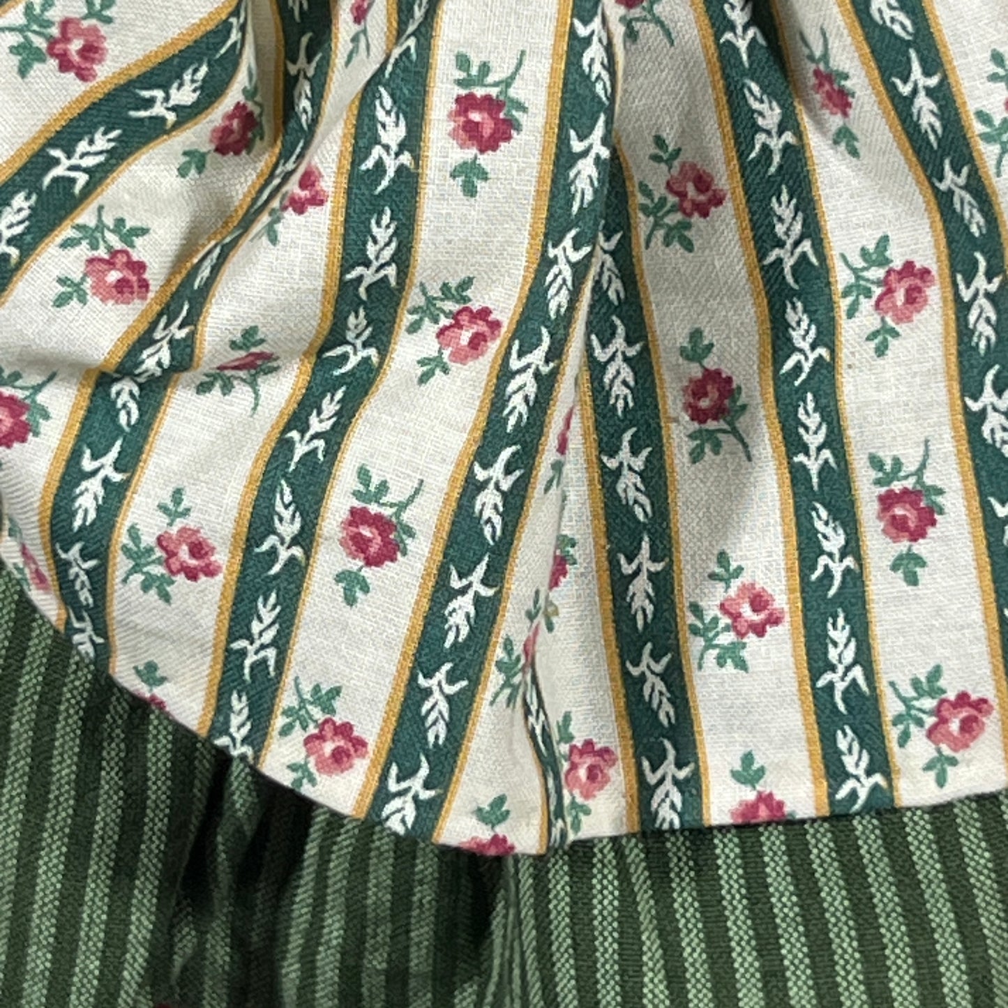 Byers Choice Doll - Gypsy Woman Caroler