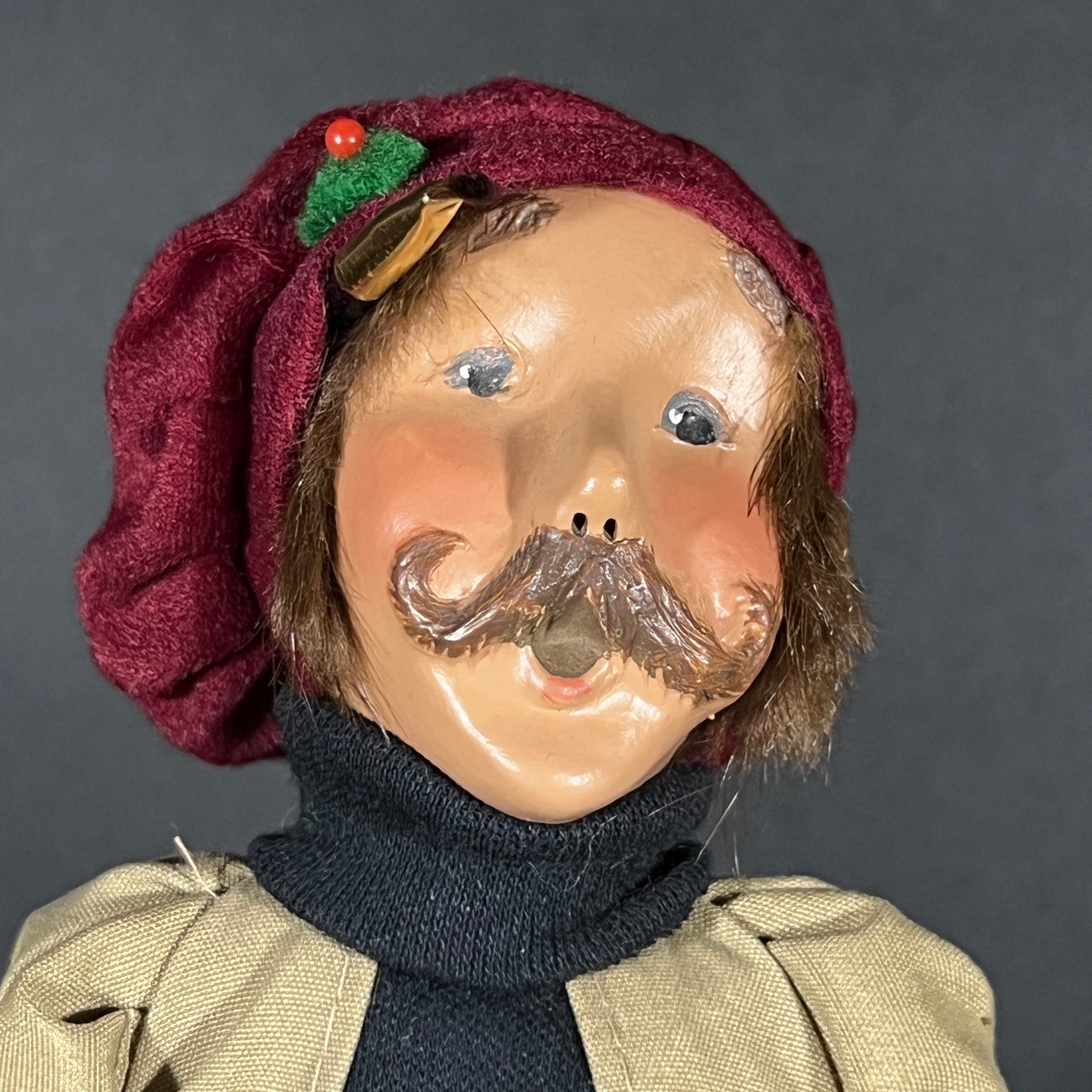 Byers Choice Doll - Artist and His Painting Caroler